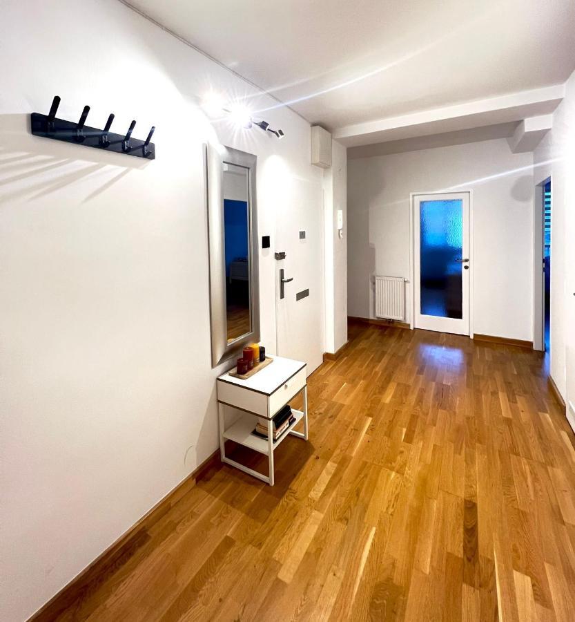 Spacious Apartment With Terrace เวียนนา ภายนอก รูปภาพ